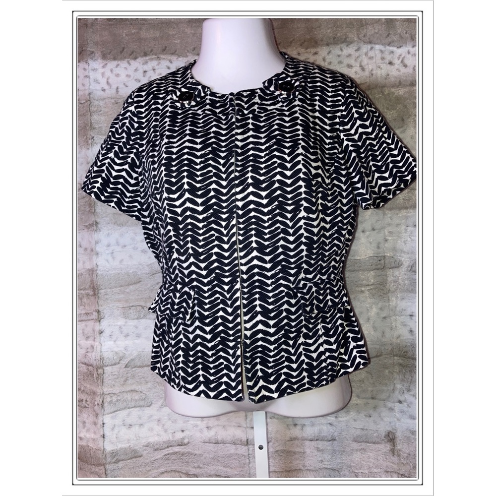 East 5th Petite jacket black & white Sz L